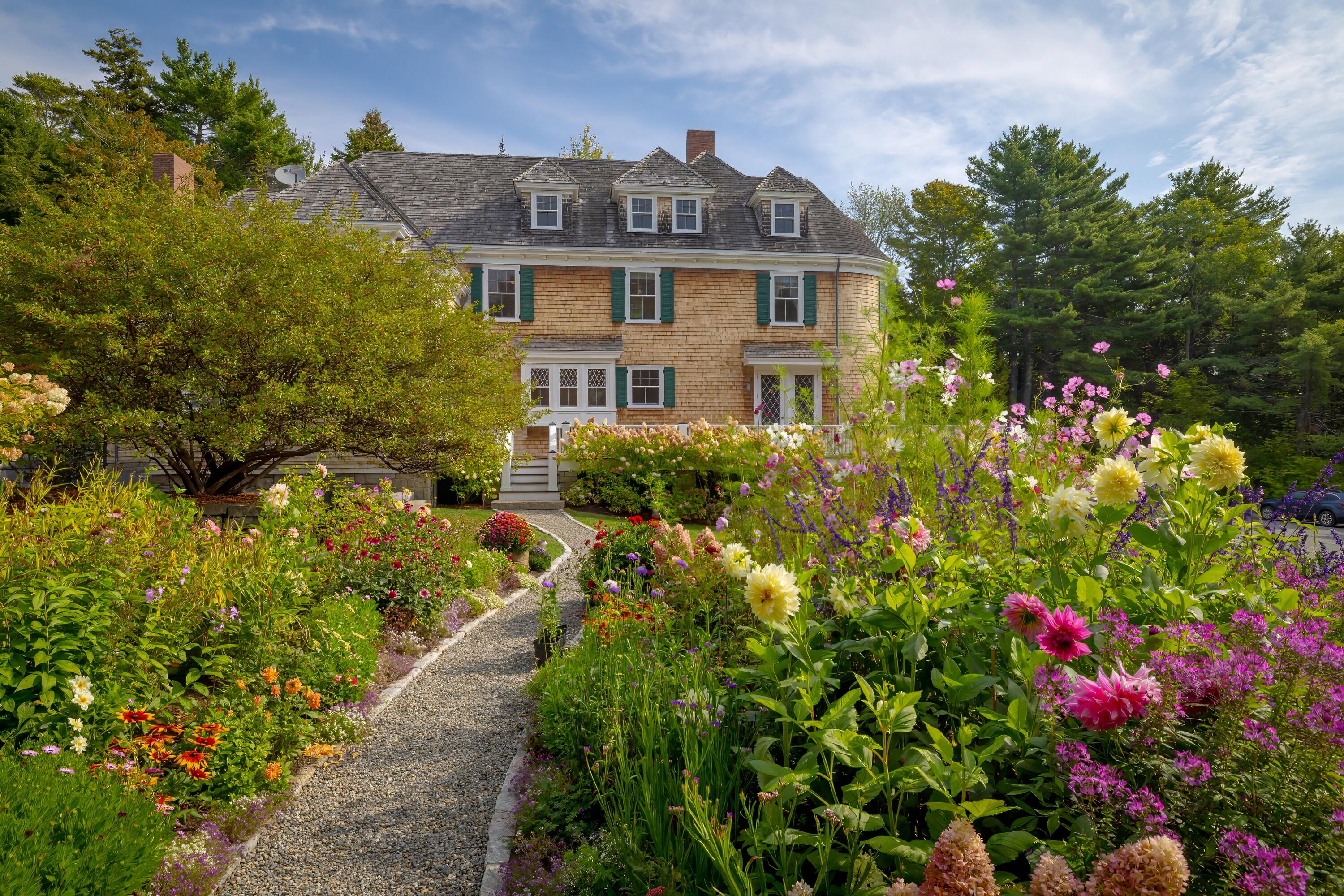 28 Harborside Rd, Northeast Harbor Mount Desert ME 04662