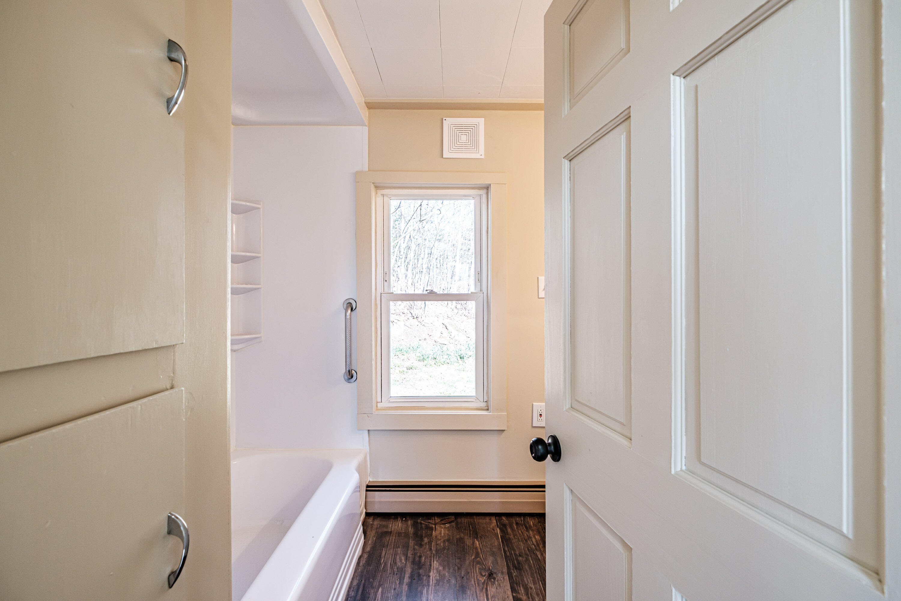 605 Hebron Road Paris ME 04281