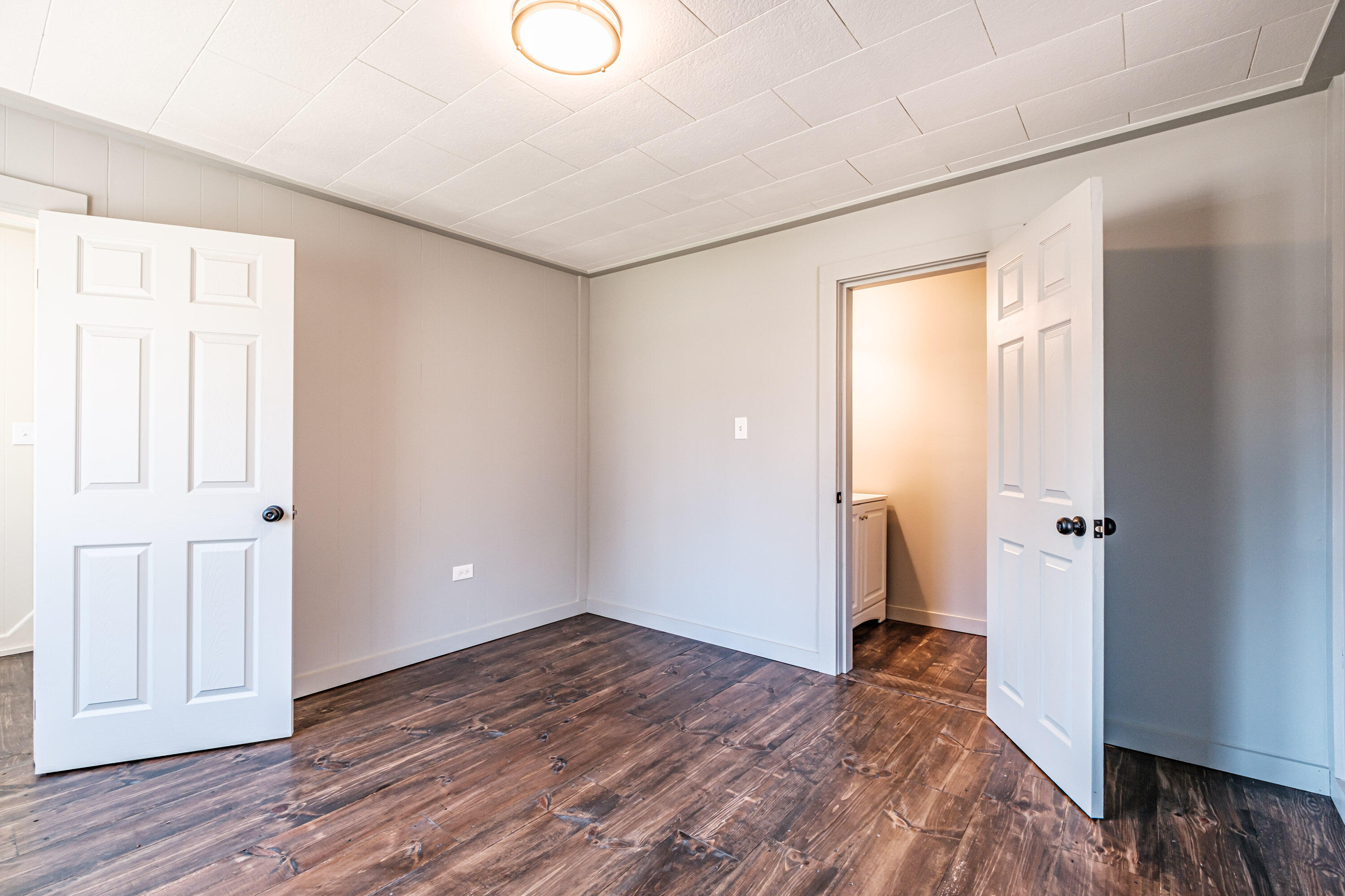 605 Hebron Road Paris ME 04281