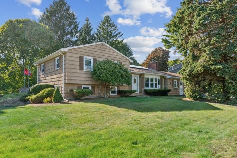 4 Carriage Hill Road Cape Elizabeth ME 04107