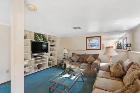 4 Carriage Hill Road Cape Elizabeth ME 04107