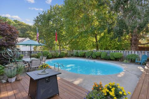 4 Carriage Hill Road Cape Elizabeth ME 04107