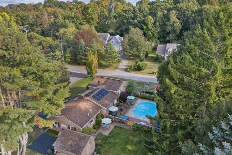 4 Carriage Hill Road Cape Elizabeth ME 04107