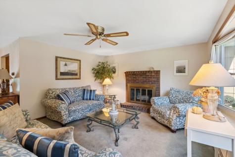 4 Carriage Hill Road Cape Elizabeth ME 04107