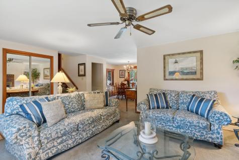 4 Carriage Hill Road Cape Elizabeth ME 04107