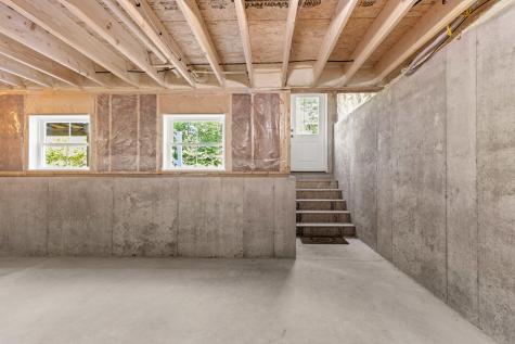 28 Woodbrey Lane Standish ME 04084