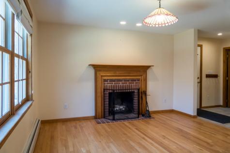 63 Windsor Post Road Freeport ME 04032