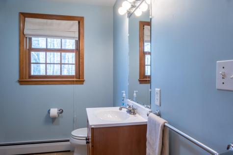 63 Windsor Post Road Freeport ME 04032