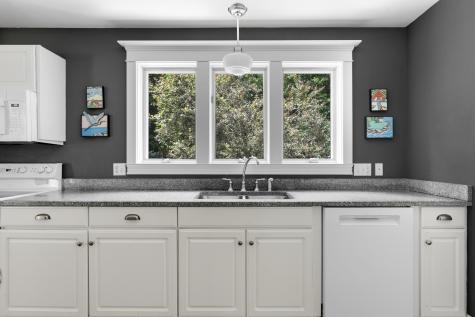 2 Sunnyfield Lane Falmouth ME 04105