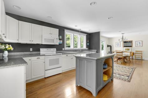 2 Sunnyfield Lane Falmouth ME 04105