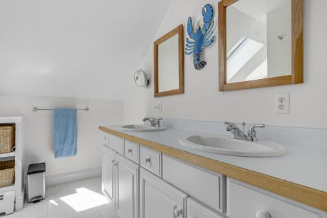 2 Sunnyfield Lane Falmouth ME 04105