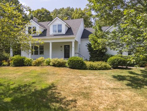 2 Sunnyfield Lane Falmouth ME 04105