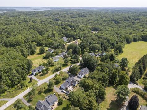 2 Sunnyfield Lane Falmouth ME 04105