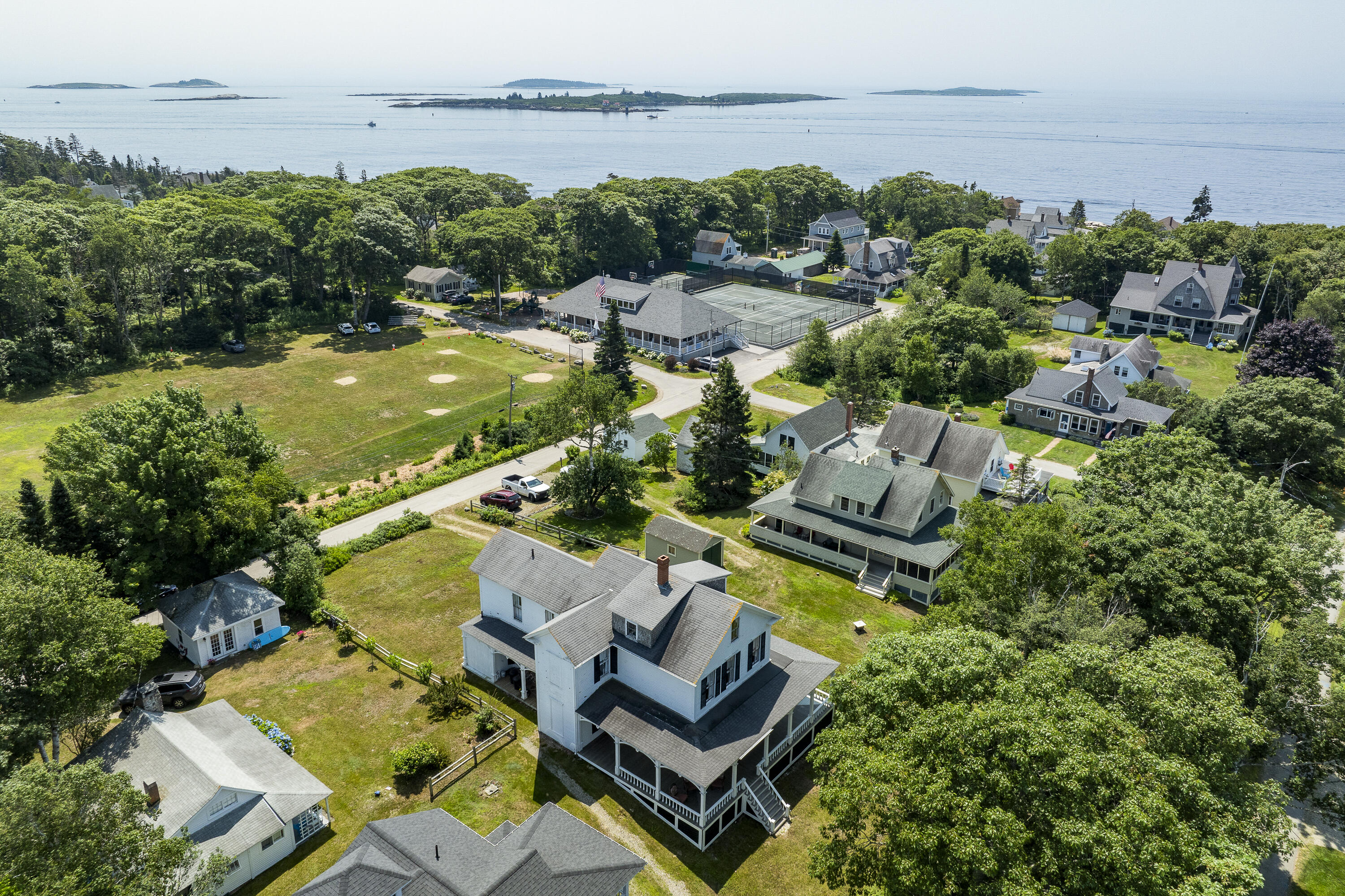 9 Grove Street Boothbay ME 04544