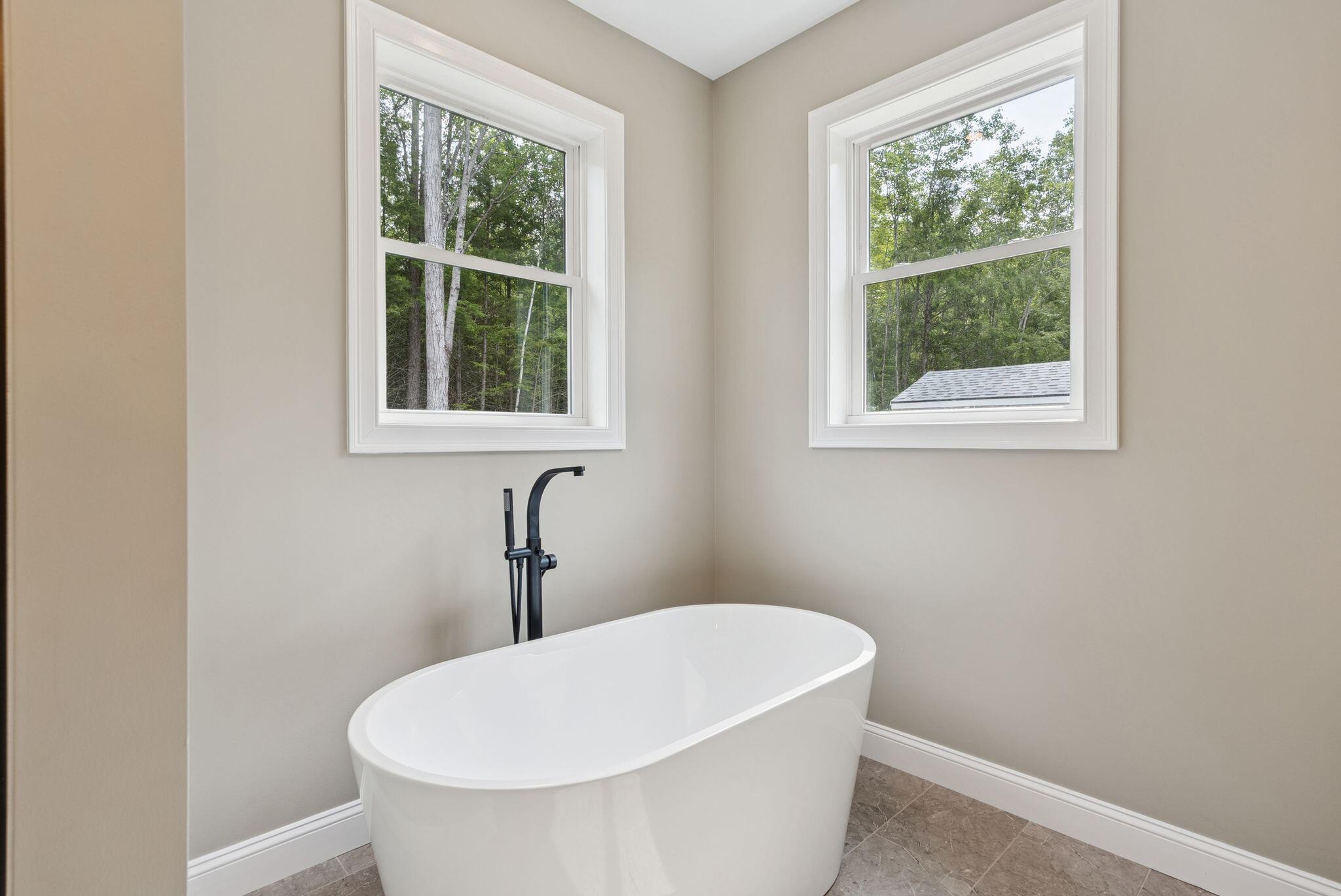 9 Bonita Way Buxton ME 04093