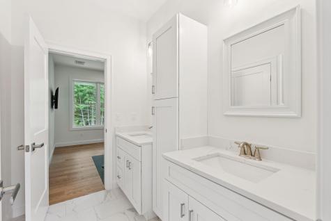 9 Bonita Way Buxton ME 04093