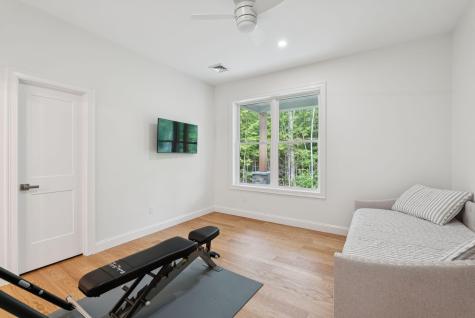 9 Bonita Way Buxton ME 04093