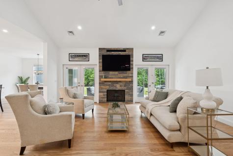 9 Bonita Way Buxton ME 04093