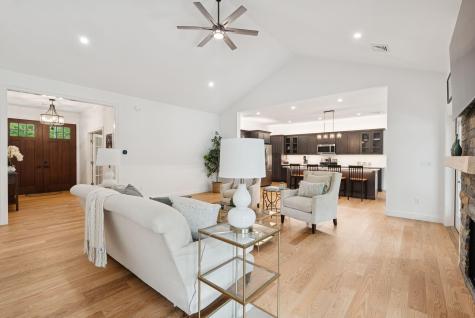 9 Bonita Way Buxton ME 04093