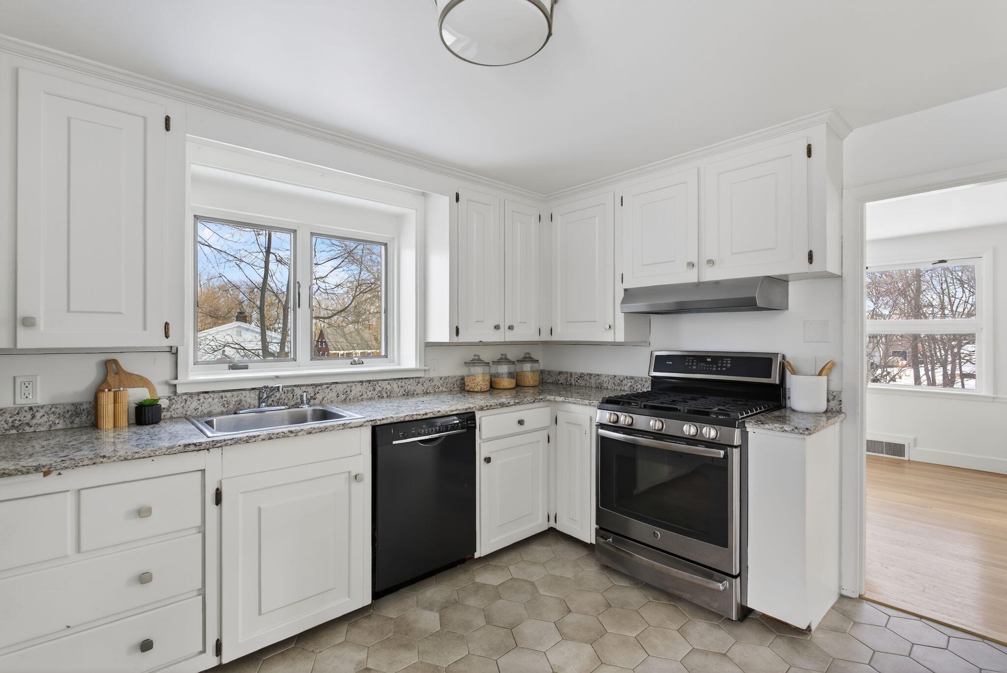 7 Wabun Road Cape Elizabeth ME 04107