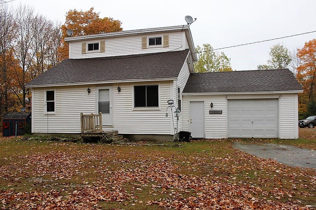 34 Darling Road Hudson ME 04449