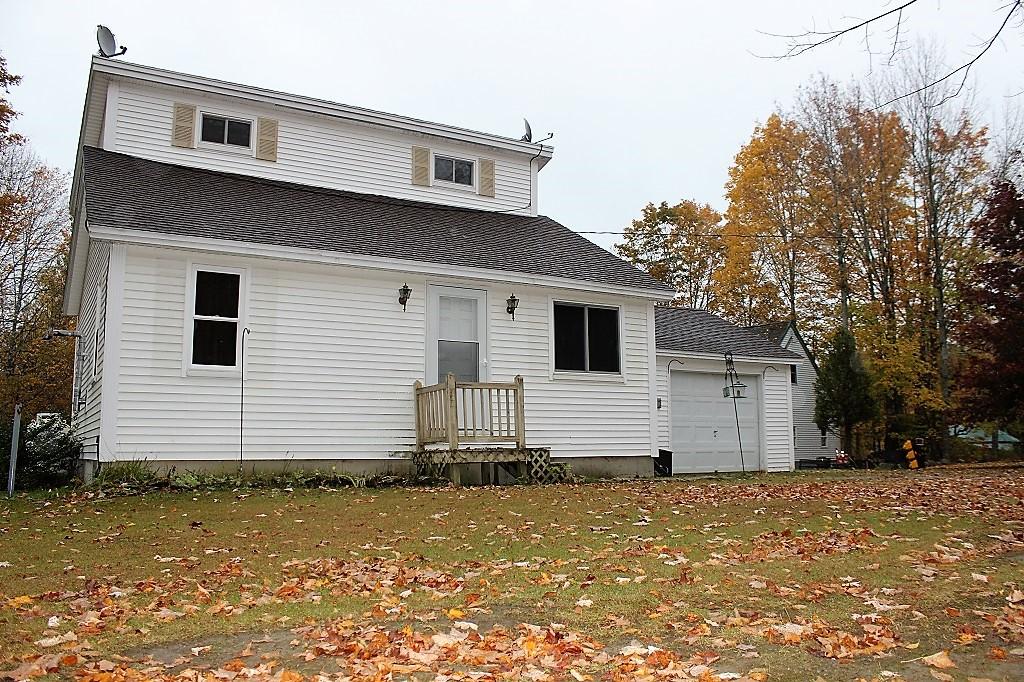 34 Darling Road Hudson ME 04449