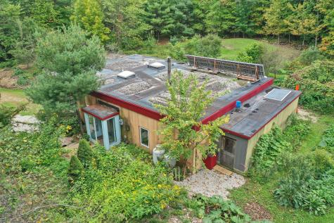 208 Portland Road Gray ME 04039