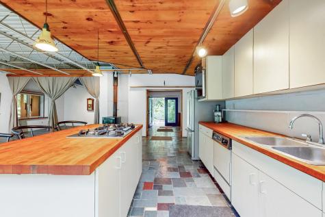 208 Portland Road Gray ME 04039