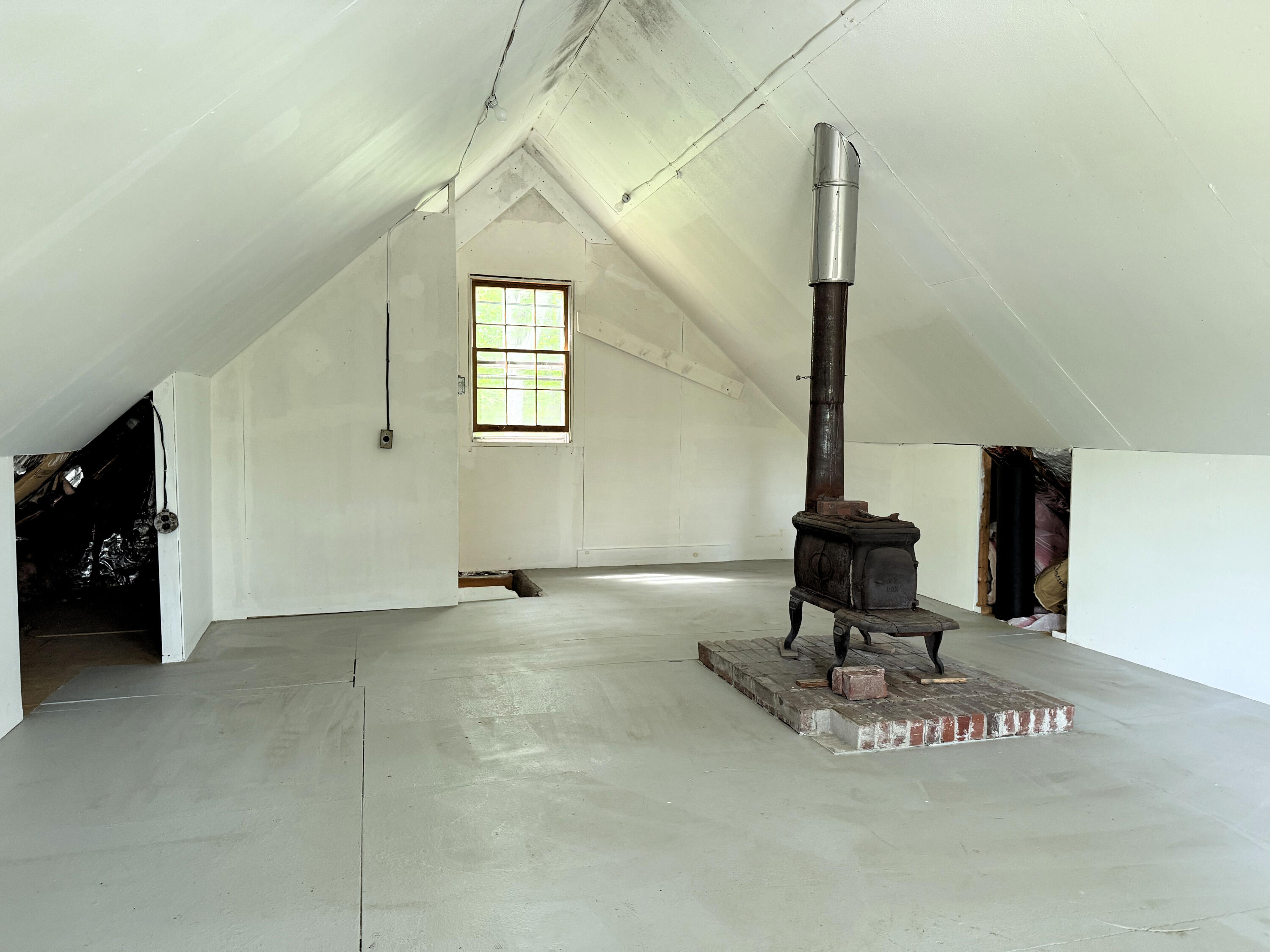 190 Belfast Road Camden ME 04843