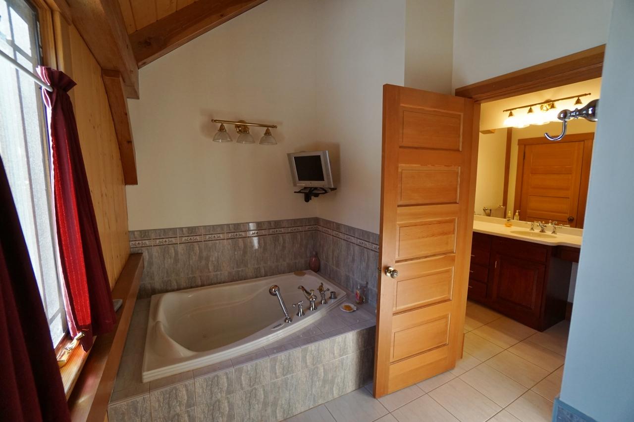 11 Salmon Road Dover-foxcroft ME 04426