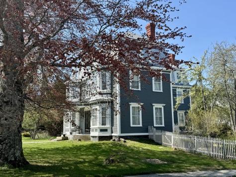 17 Boynton Street Eastport ME 04631