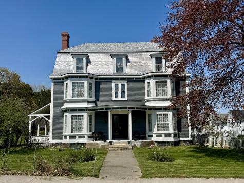 17 Boynton Street Eastport ME 04631