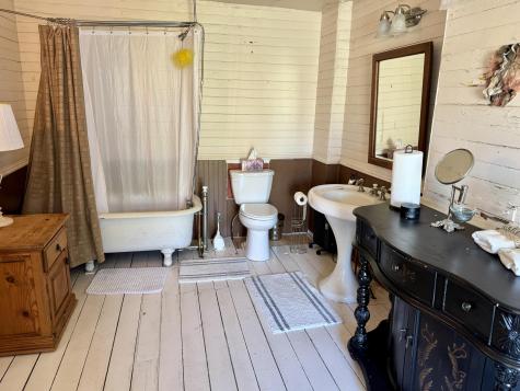 17 Boynton Street Eastport ME 04631