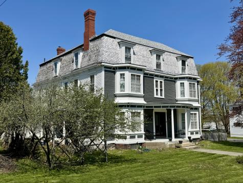 17 Boynton Street Eastport ME 04631