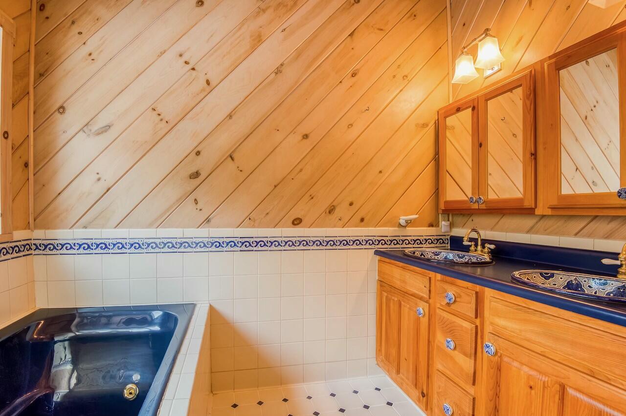 191 Oak Hill Circle Brownfield ME 04010