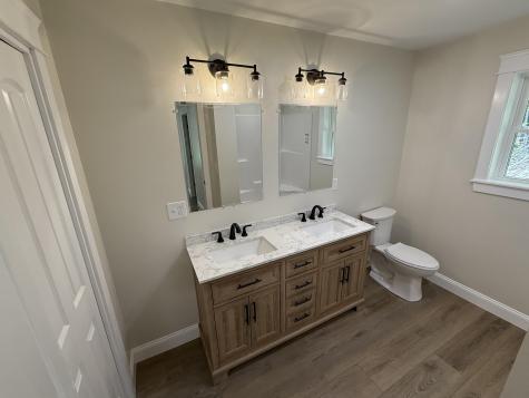 22 Lindsay Way Sidney ME 04330