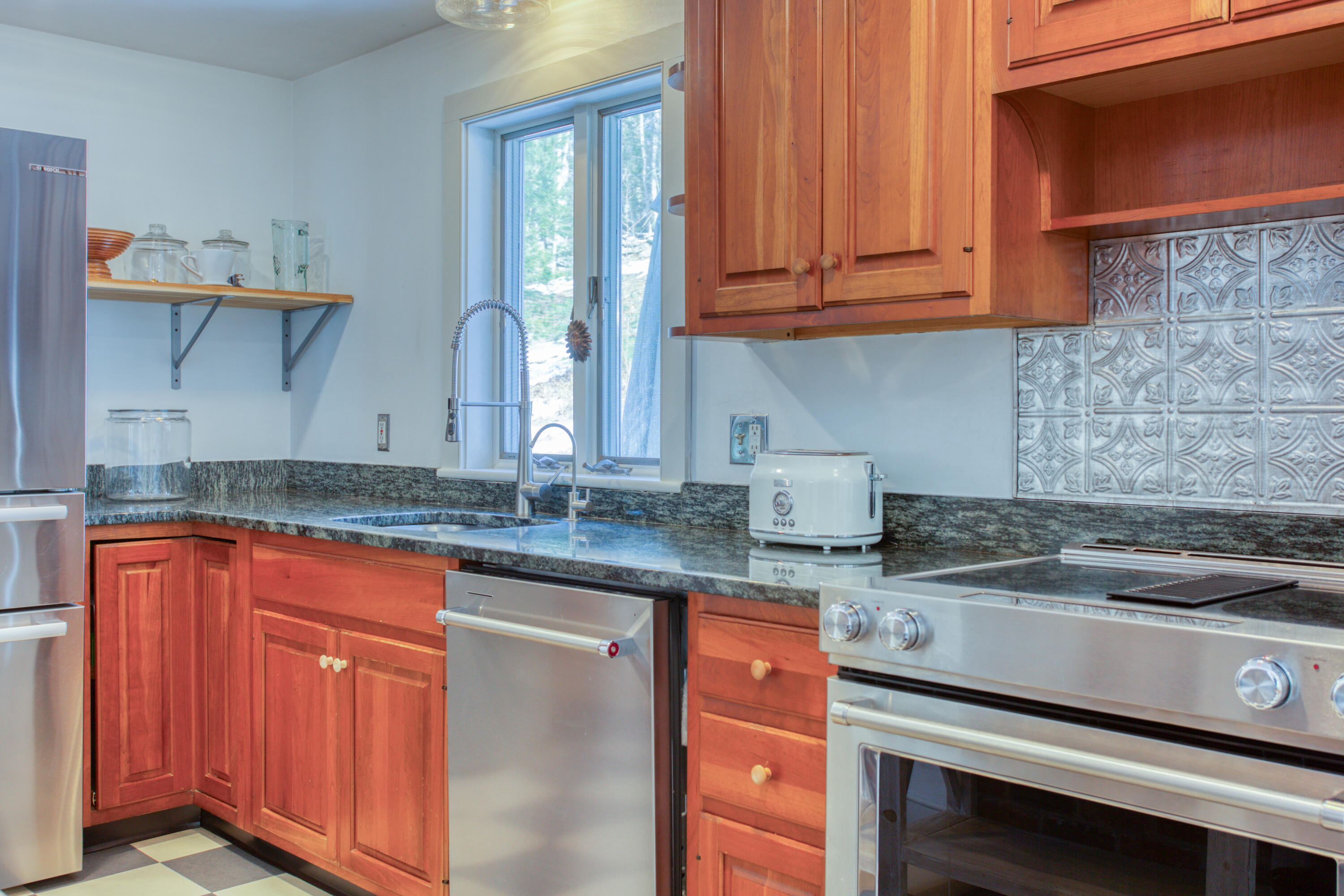 467 River Road Edgecomb ME 04556