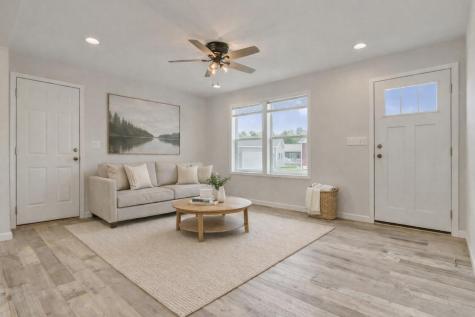 8 Colony Way Kittery ME 03904