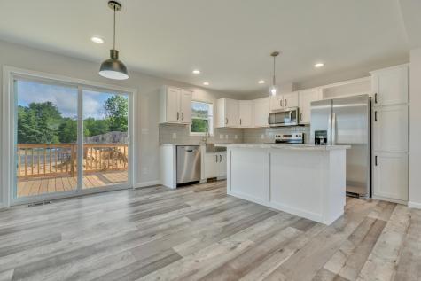8 Colony Way Kittery ME 03904