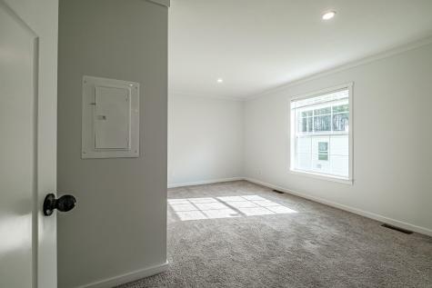 6 Laurik Lane Naples ME 04055