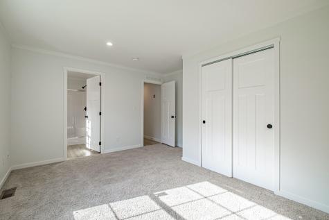 6 Laurik Lane Naples ME 04055