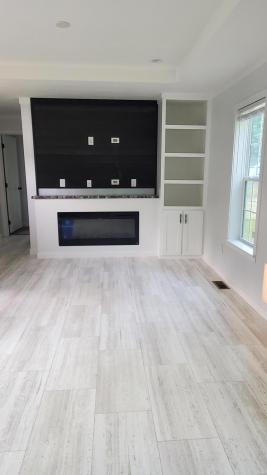 6 Laurik Lane Naples ME 04055