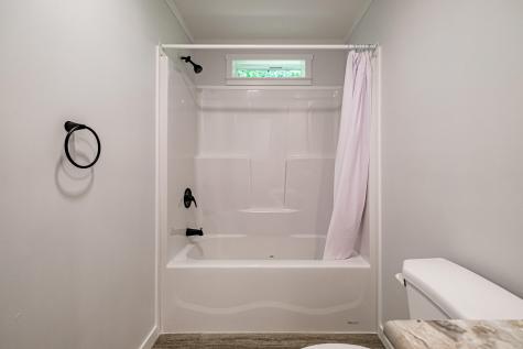 6 Laurik Lane Naples ME 04055