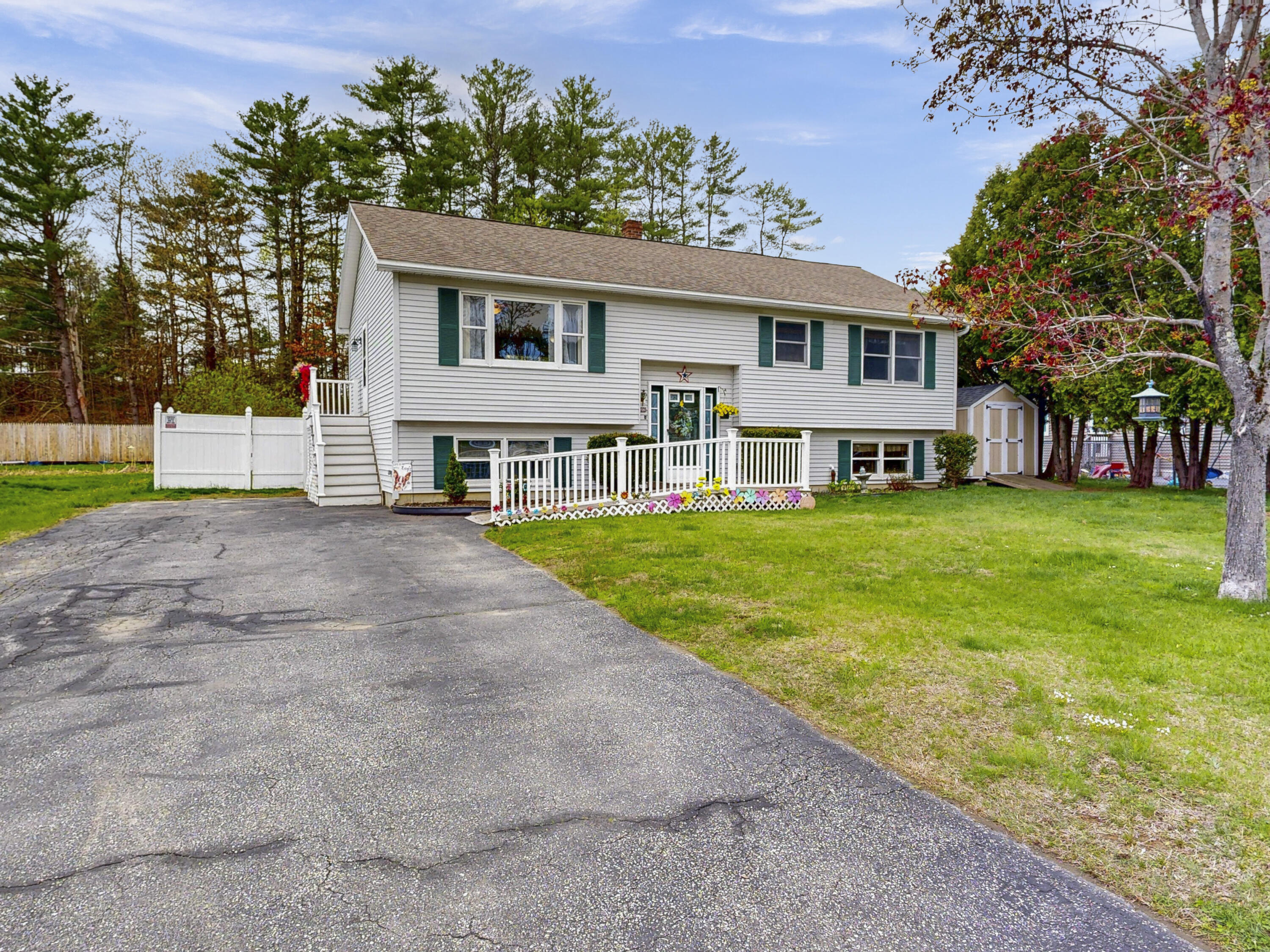 4 Venise Avenue Lewiston ME 04240