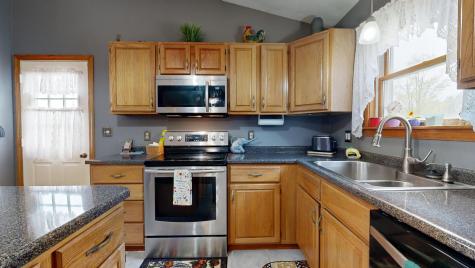 4 Venise Avenue Lewiston ME 04240