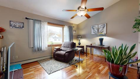 4 Venise Avenue Lewiston ME 04240