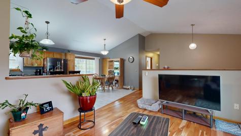 4 Venise Avenue Lewiston ME 04240