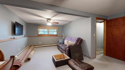 4 Venise Avenue Lewiston ME 04240