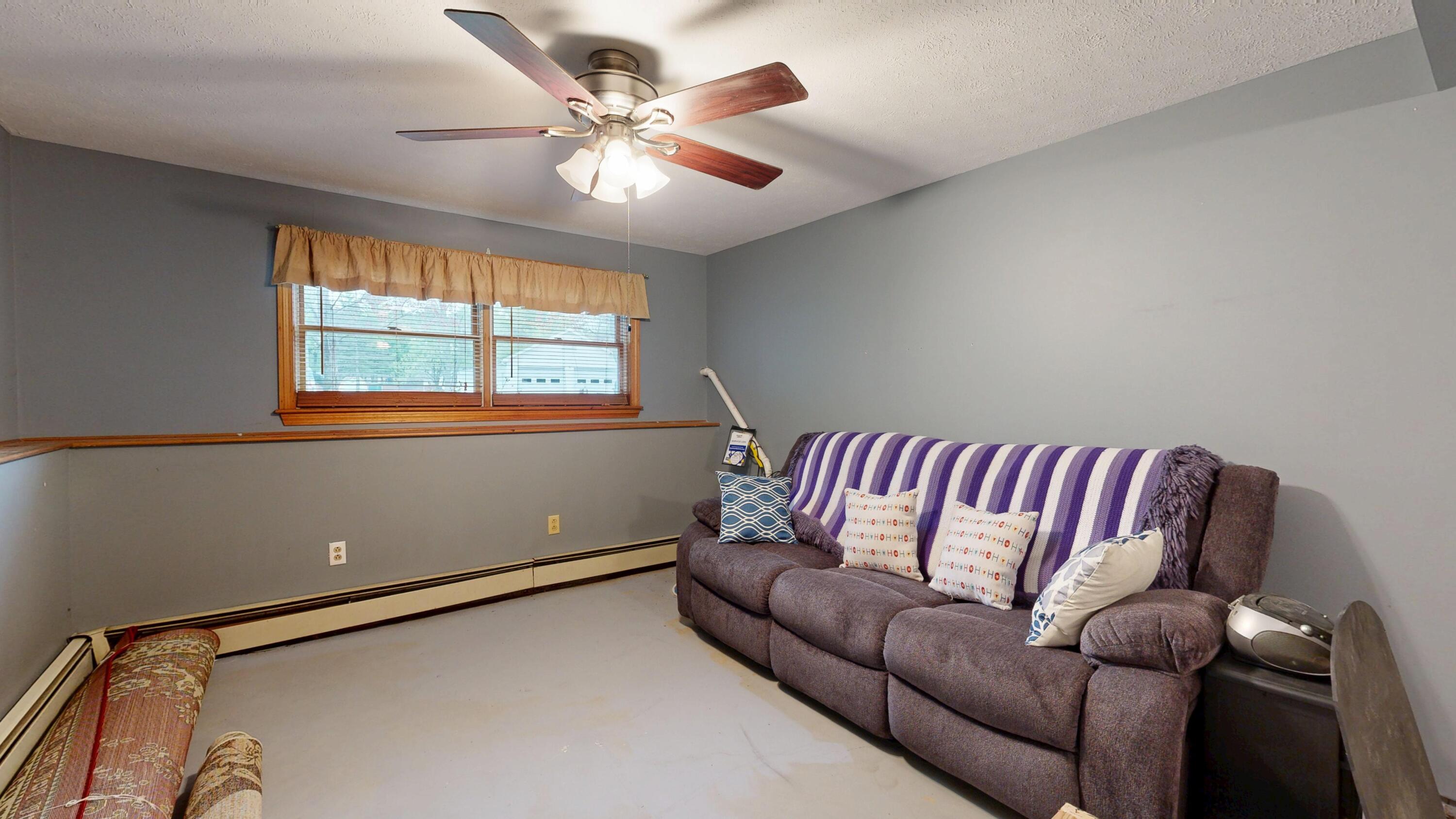 4 Venise Avenue Lewiston ME 04240