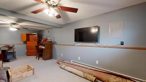 4 Venise Avenue Lewiston ME 04240